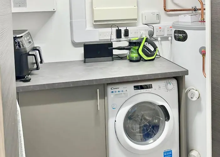 Stay@55 -secure Underground Parking Apartman *