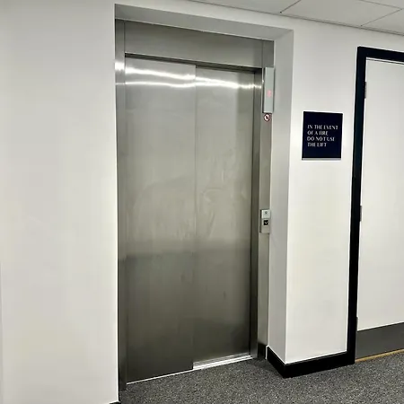 Stay@55 -secure Underground Parking 公寓 *