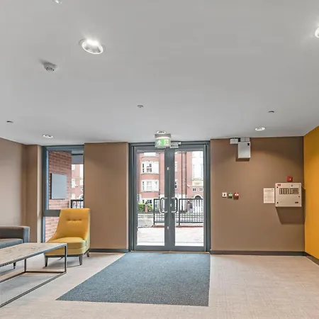 Stay@55 -secure Underground Parking Apartamento York