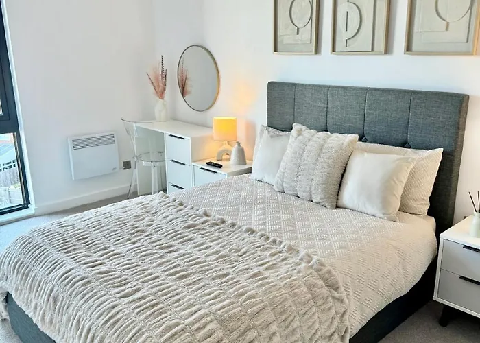 Stay@55 -secure Underground Parking 约克