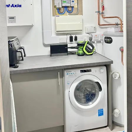 Stay@55 -secure Underground Parking Apartment *