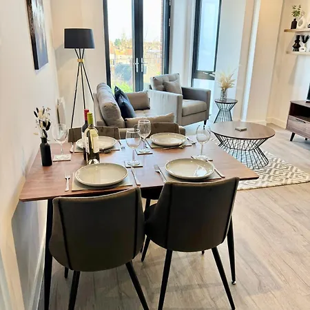 Stay@55 -secure Underground Parking *