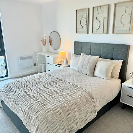 Stay@55 -secure Underground Parking York