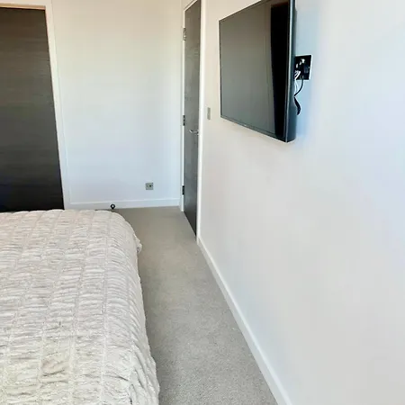 Stay@55 -secure Underground Parking *