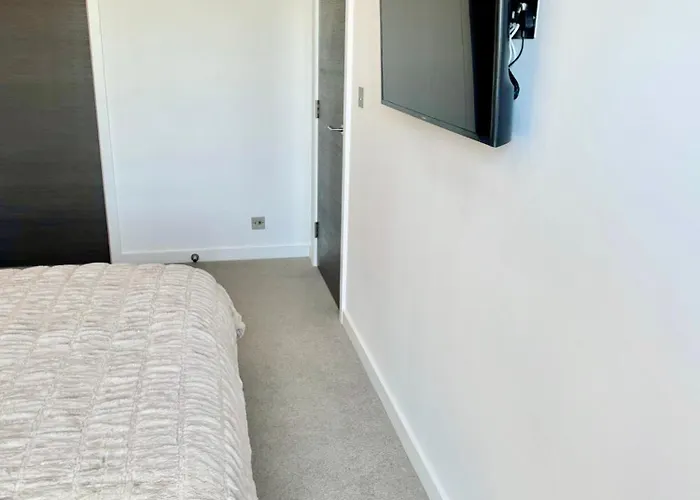 Stay@55 -secure Underground Parking *